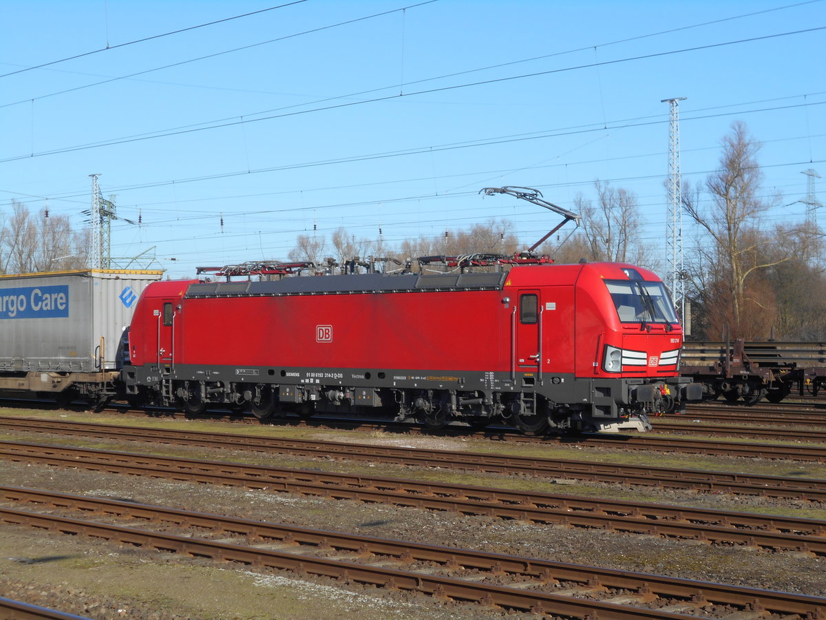 Meine erste DB VECTRON 193 314 erwischte ich,am 24.Februar 2019,vor dem KLV nach Verona,im Rostocker Seehafen.