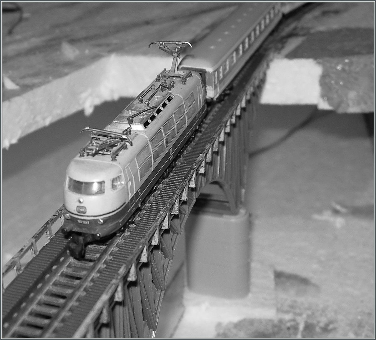 Meine Z-Bahn Anlage entsteht.

12.01.2011