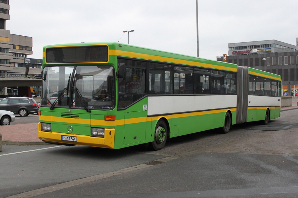 Mercedes-Benz O 405 N abgestellt am 13.03.2016 in H�he ZOB Hannover
