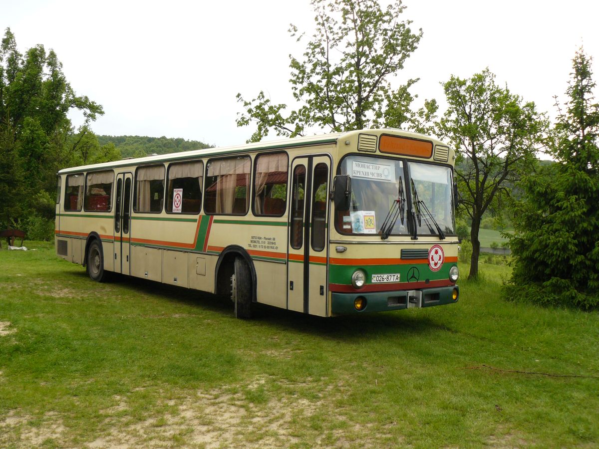 Mercedes-Benz O307 Bus  Baujahr 1979. Fotografiert in Yavoriv bei Krekhiv, Oekrane 17-05-2015.

Mercedes-Benz O307 bus bouwjaar 1979. Nationaal park Yavoriv bij Krekhiv, Oekrane 17-05-2015.