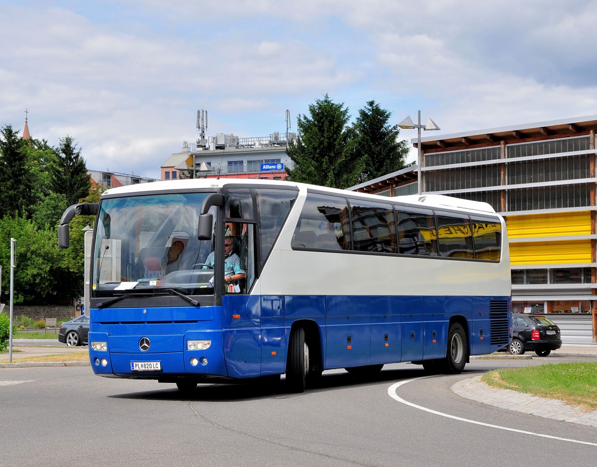Mercedes Benz Tourismo aus Nieder�sterreich am 21.6.2014 in Krems.