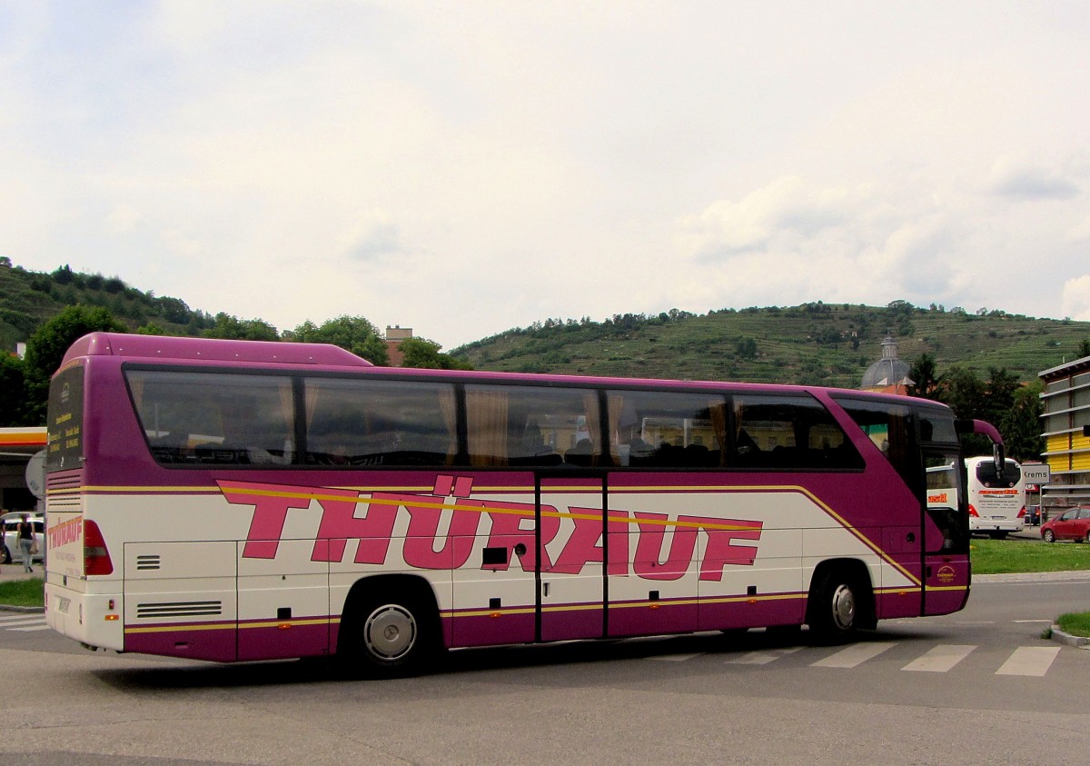 Mercedes Benz Tourismo von Thrauf aus Deutschland am 2.Juni 2014 in Krems.