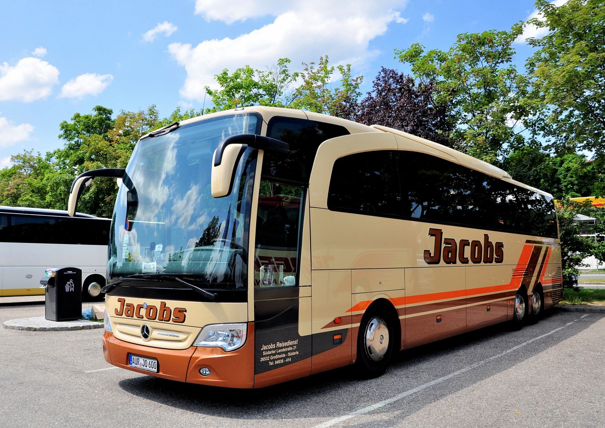 MERCEDES BENZ TRAVEGO von JACOBS aus der BRD am 22.6.2013 in Krems an der Donau. S