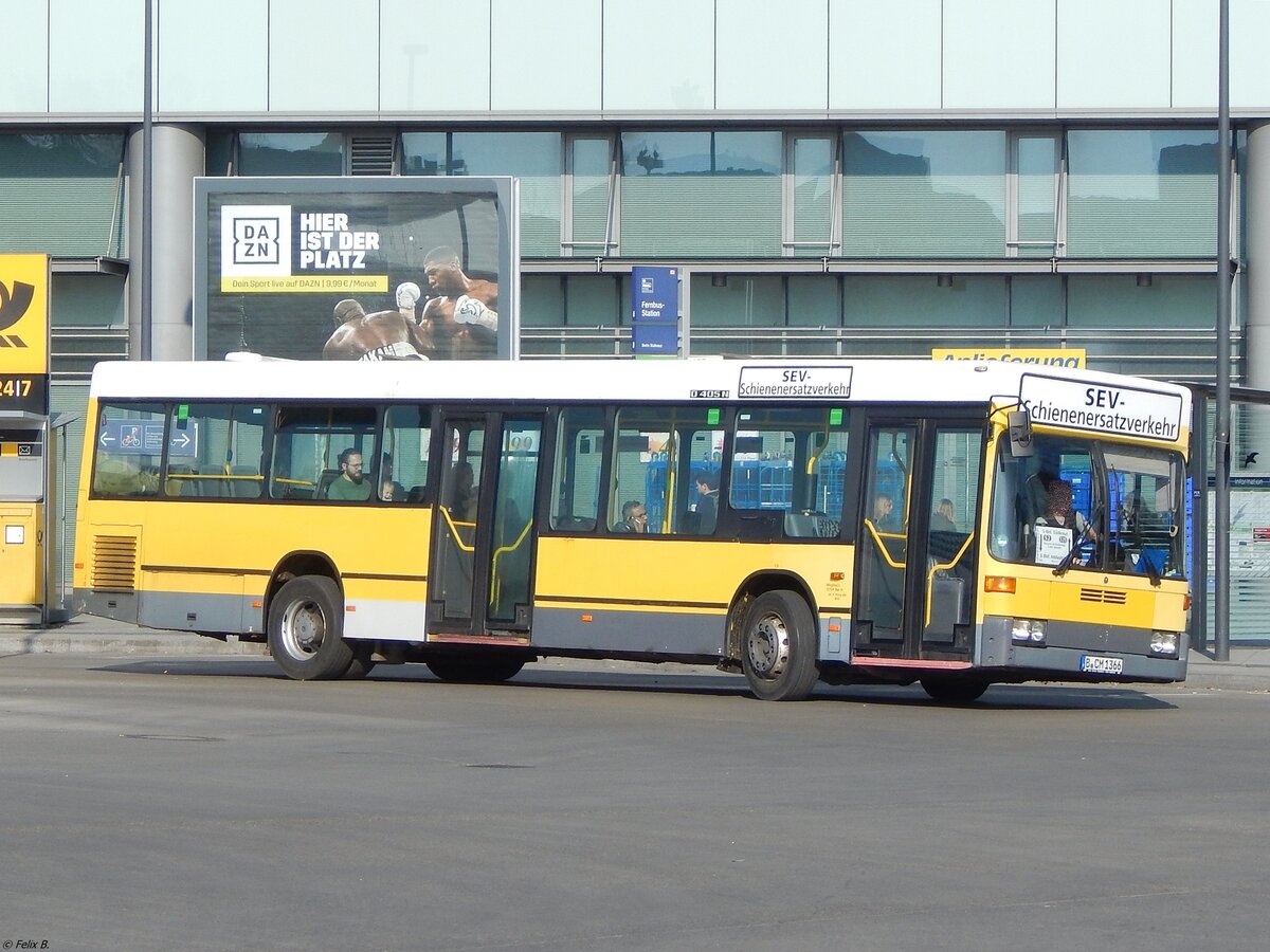 Mercedes O 405 von Berolina Magasch GmbH aus Deutschland in Berlin.