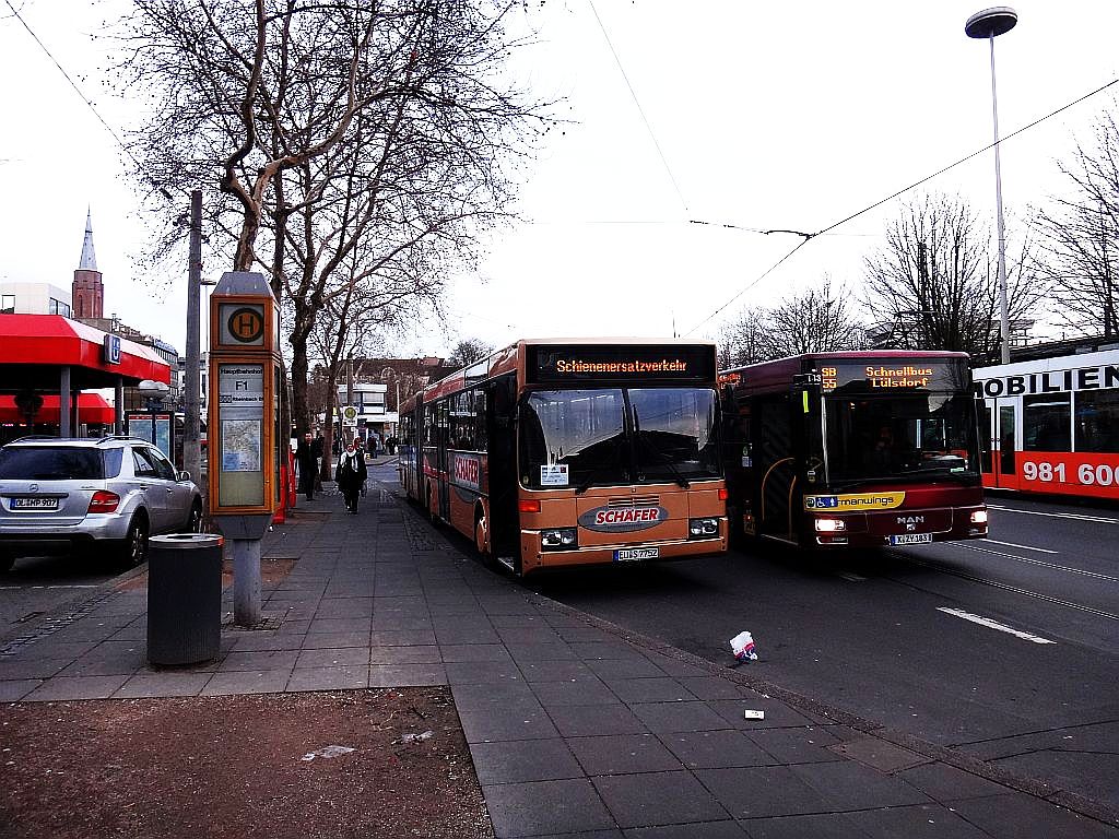 Mercedes O 405 und MAN