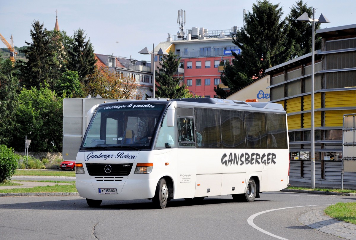 Mercedes O 818 von Gansberger Reisen aus Nieder�sterreich im Juni 2015 in Krems gesehen.