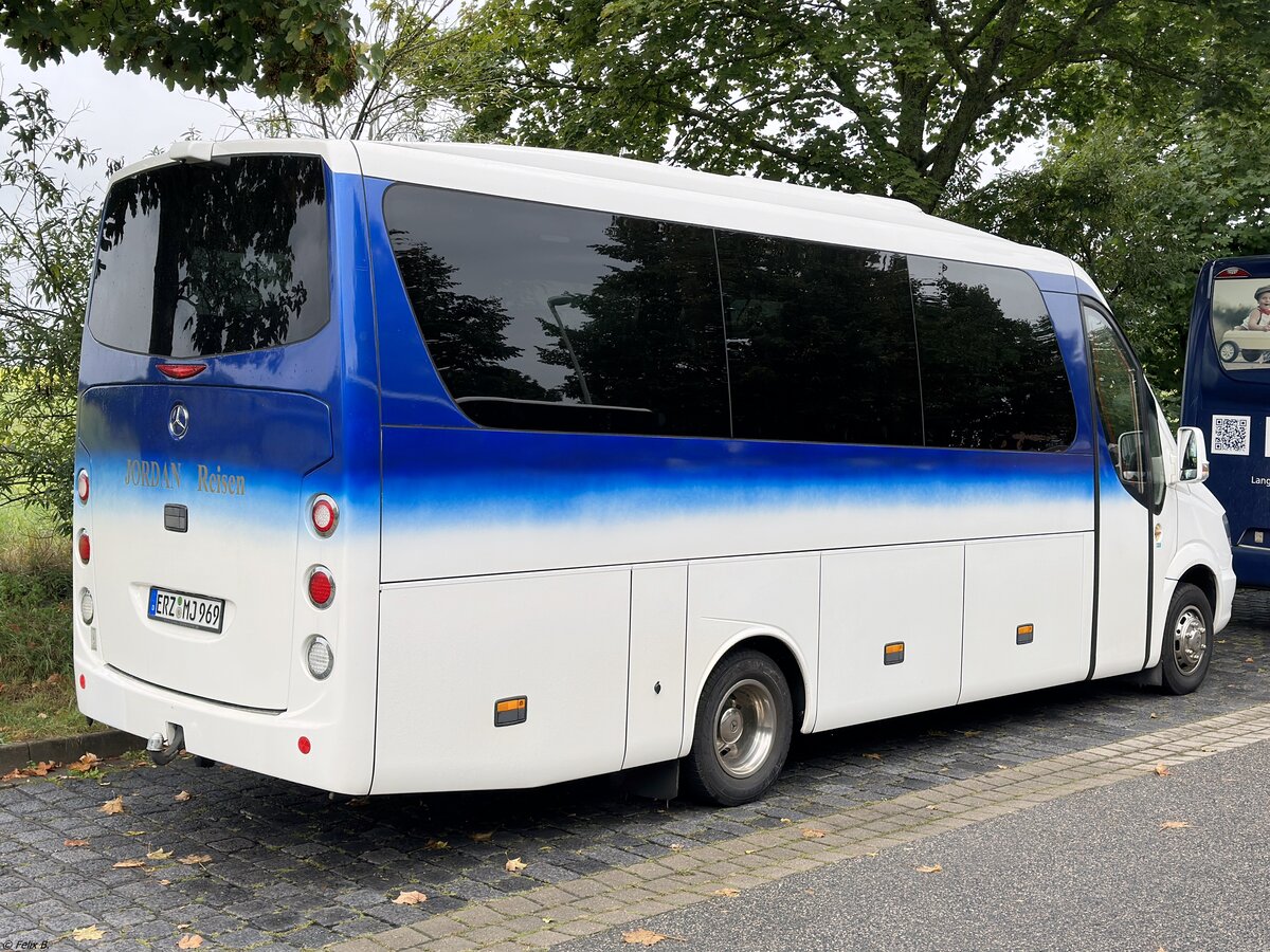 Mercedes Sprinter von Jordan Reisen aus Deutschland in Malchow.