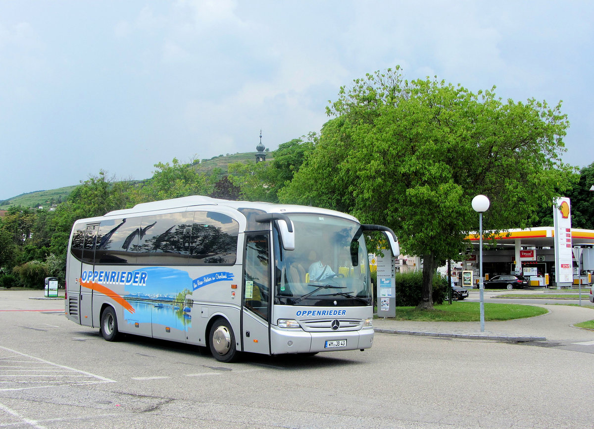 Mercedes Tourino von Oppenrieder Reisen aus der BRD in Krems gesehen.