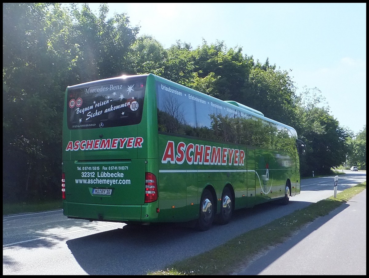 Mercedes Tourismo von Aschemeyer aus Deutschland in Sassnitz.