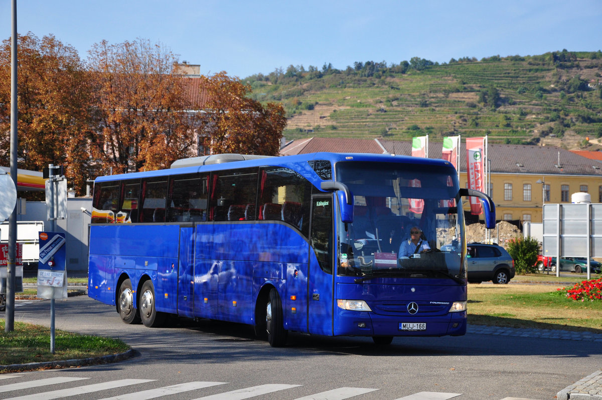 Mercedes Tourismo aus Ungarn in Krems.