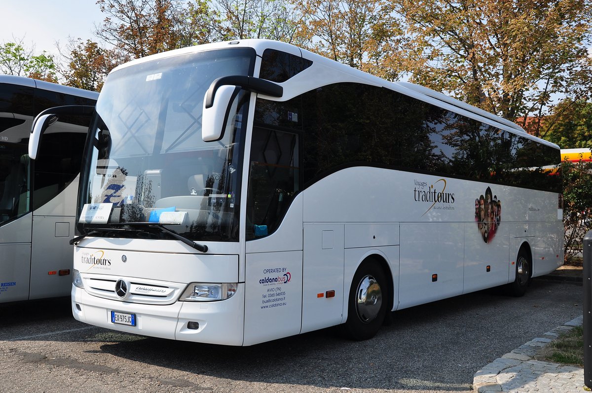 Mercedes Tourismo von Caldanabus.it. in Krems.