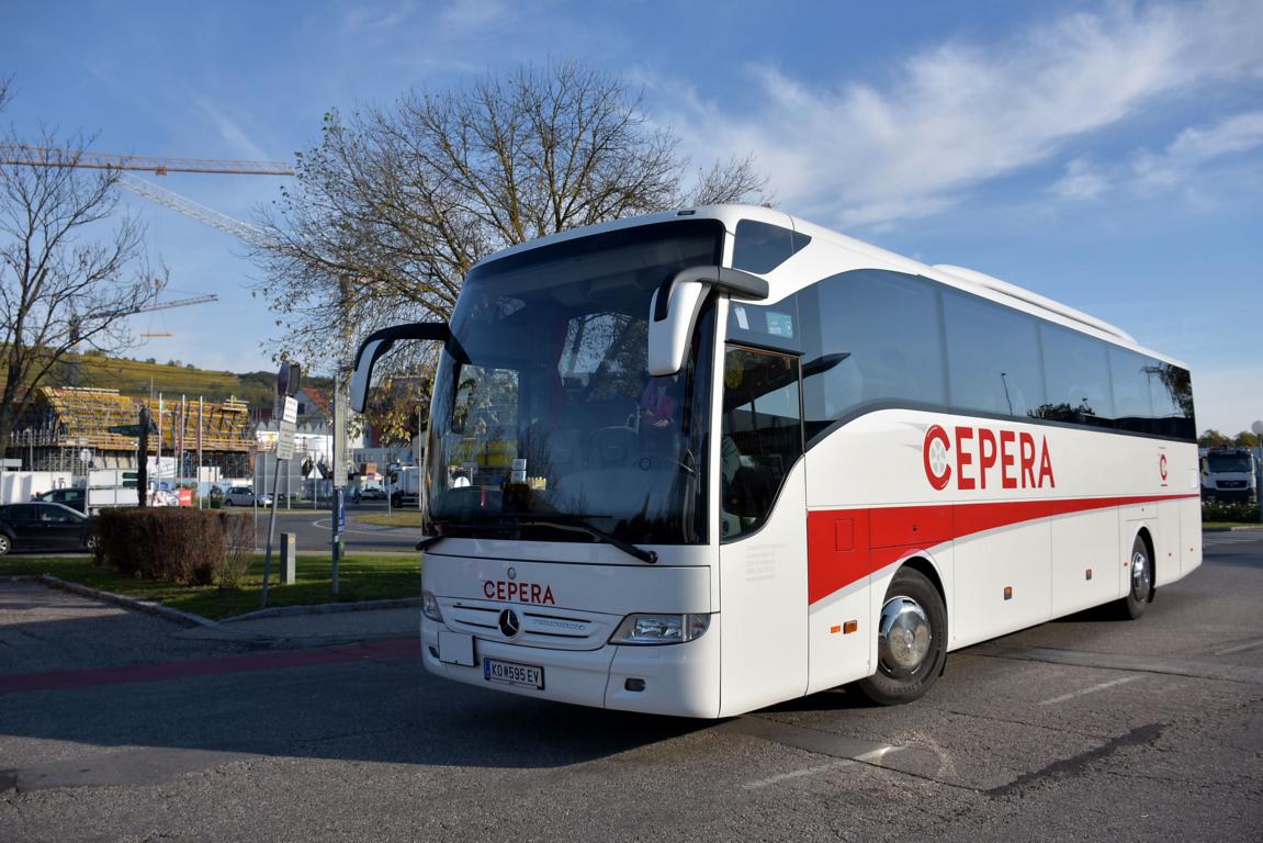 Mercedes Tourismo von CEPERA Reisen aus sterreich 10/2017 in Krems.