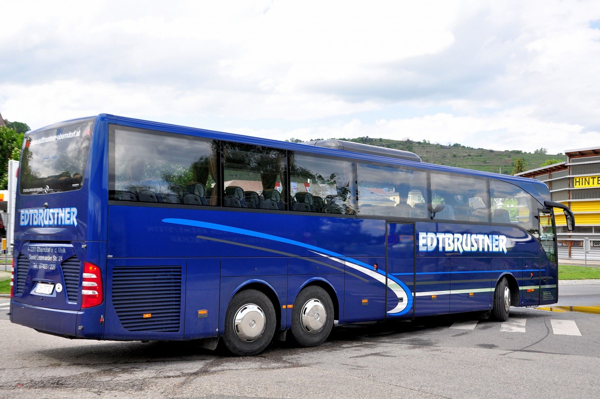 Mercedes Tourismo von Edtbrustner Reisen aus �sterreich am 7.5.2015 in Krems.
