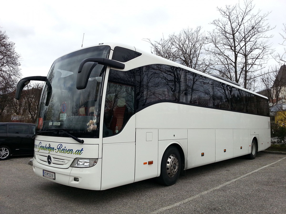 Mercedes Tourismo von Gansberger Reisen aus �sterreich am 5.3.2015 in Krems.
