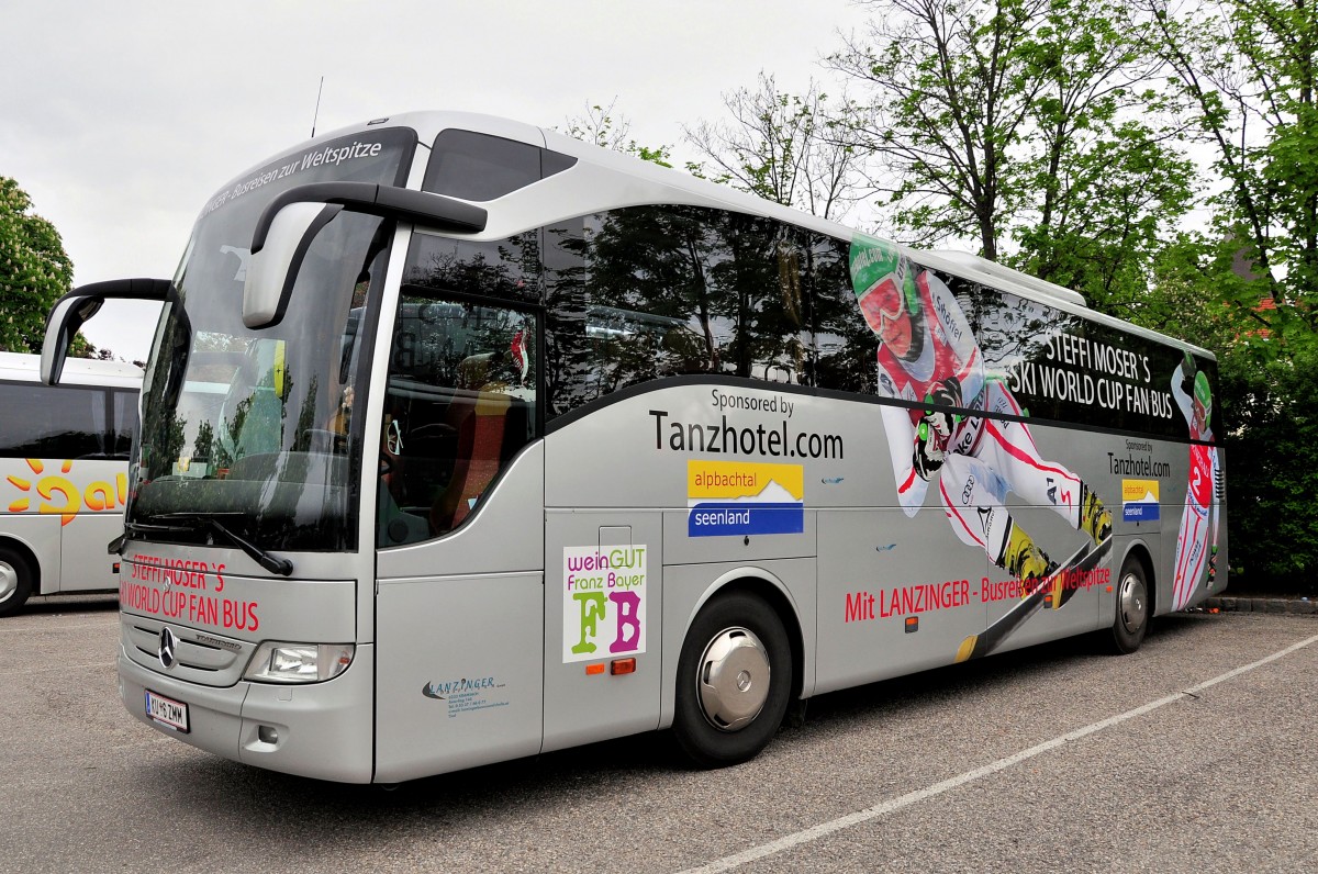 Mercedes Tourismo von Lanzinger Busreisen Reisen aus �sterreich 6.5.2015 in Krems.