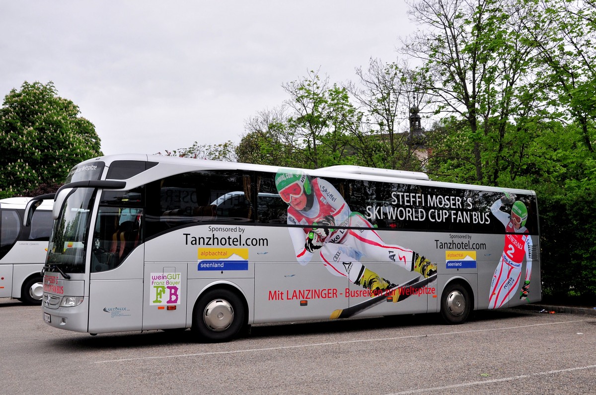 Mercedes Tourismo von Lanzinger Busreisen Reisen aus �sterreich 6.5.2015 in Krems.
