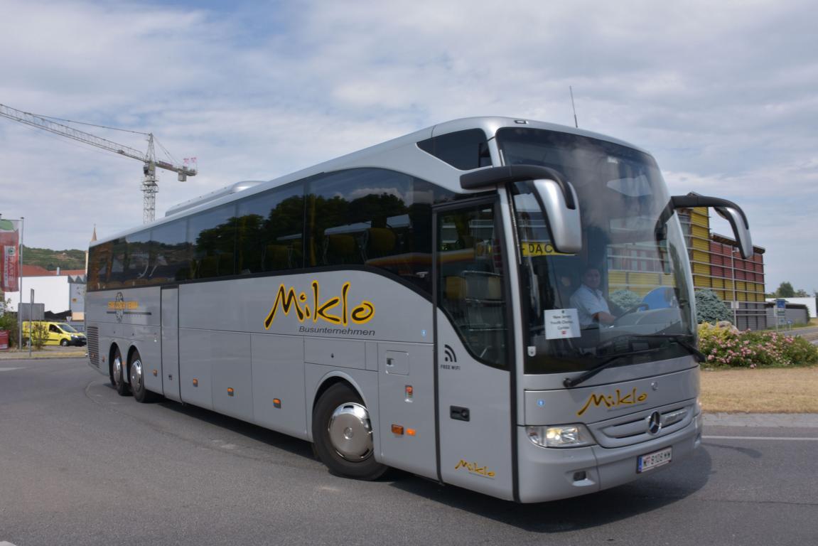 Mercedes Tourismo von Miklo Reisen aus Wien 06/2017 in Krems.