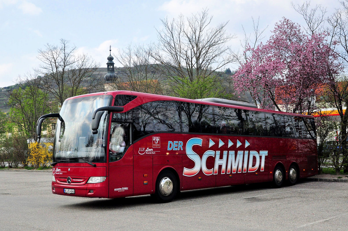 Mercedes Tourismo vom Reiseb�ro Schmidt aus der BRD in Krems.