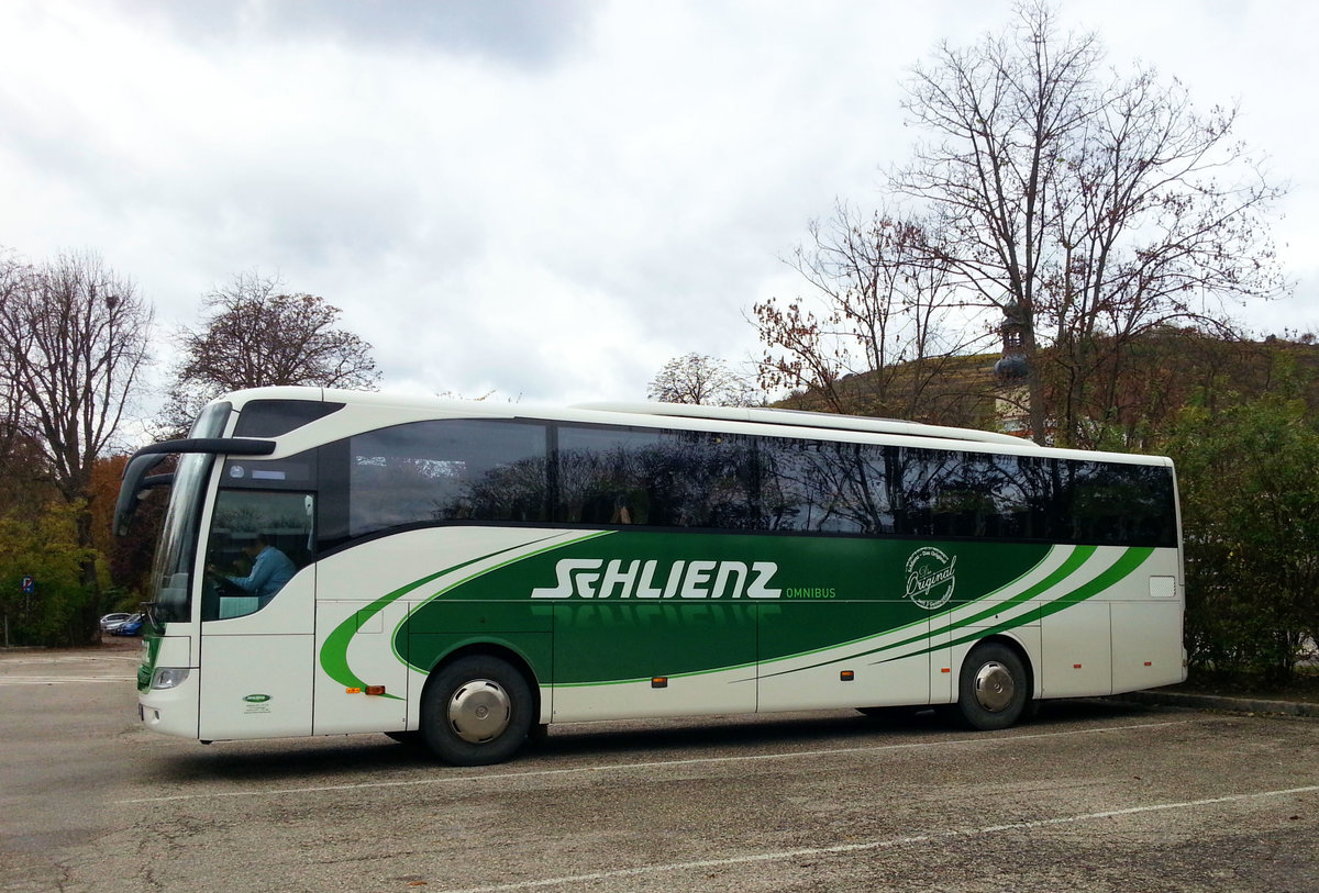 Mercedes Tourismo von Schlienz Reisen aus der BRD in Krems.