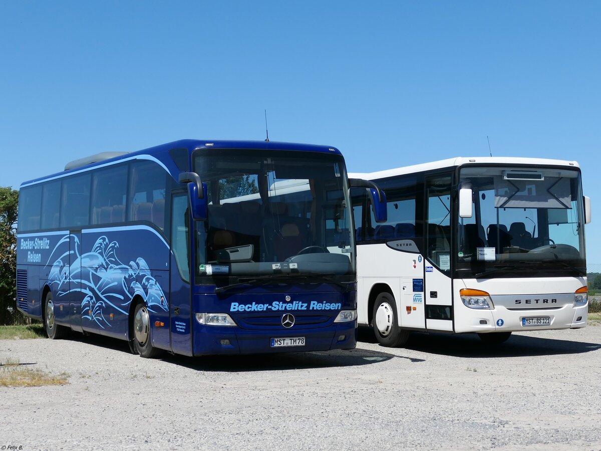 Mercedes Tourismo und Setra 415 UL von Becker-Strelitz Reisen aus Deutschland in Bergen.