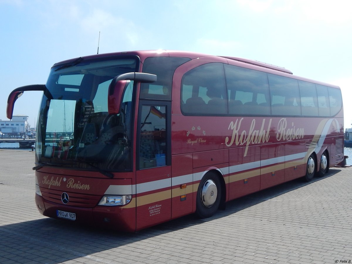 Mercedes Travego von Kofahl Reisen aus Deutschland im Stadthafen Sassnitz.