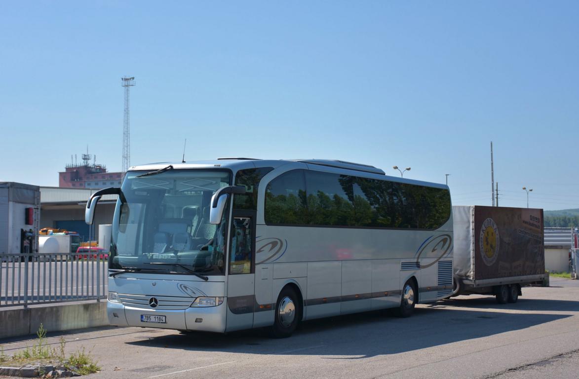 Mercedes Travego mit Radanh�nger von Ideal Tour aus der CZ 2017 in Krems.
