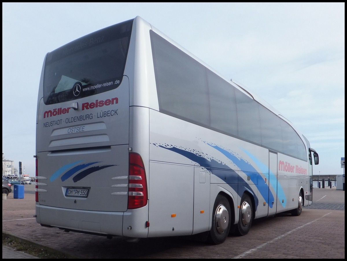 Mercedes Travego von M�ller Reisen aus Deutschland im Stadthafen Sassnitz.