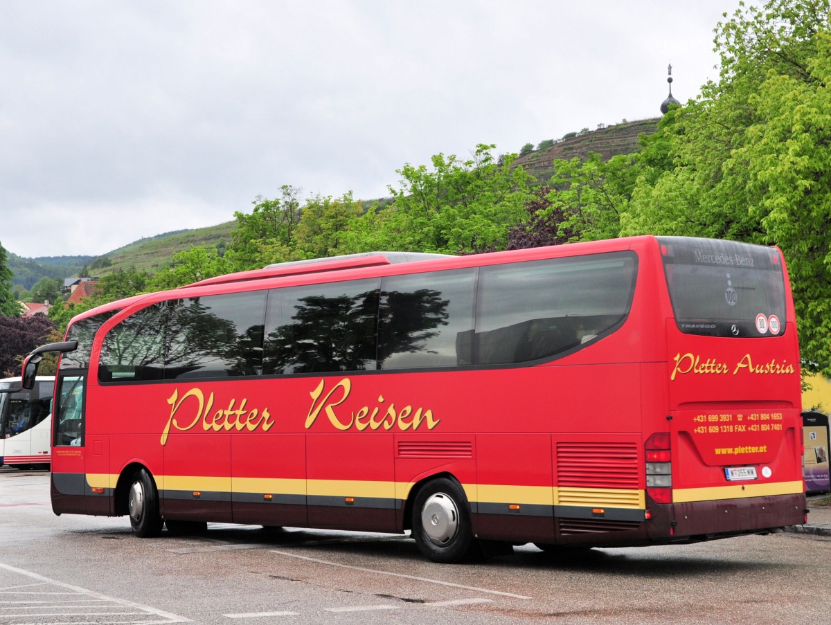 Mercedes Travego von Pletter Reisen aus Wien am 17.Mai 2014 in Krems gesehen.