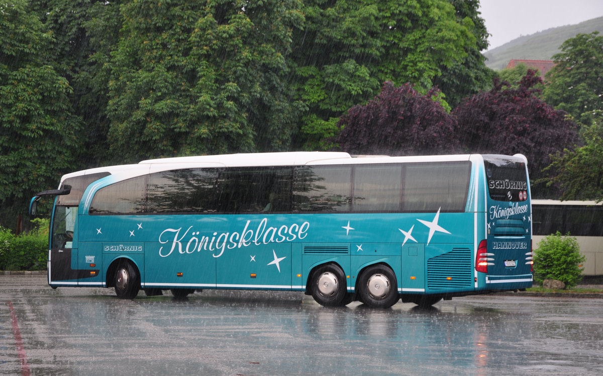 Mercedes Travego von Sch�rnig Reisen aus der BRD in Krems gesehen.