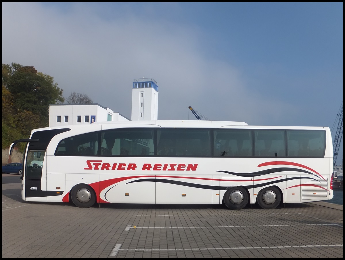 Mercedes Travego von Strier Reisen aus Deutschland im Stadthafen Sassnitz.