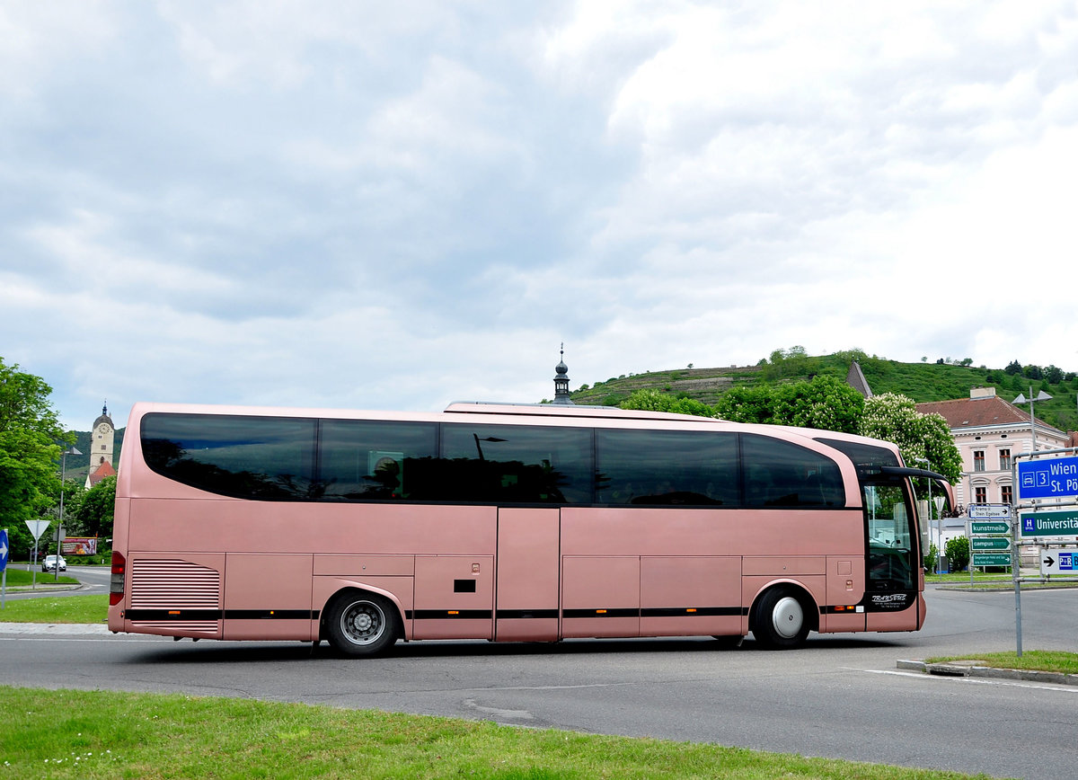 Mercedes Travego von Trans Bus aus der CZ in Krems.