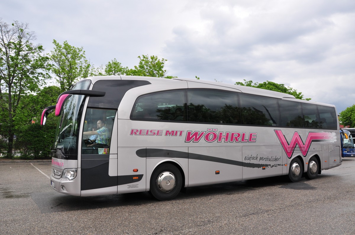Mercedes Travego von W�hrle Reisen aus der BRD am 9.5.2015 in Krems.