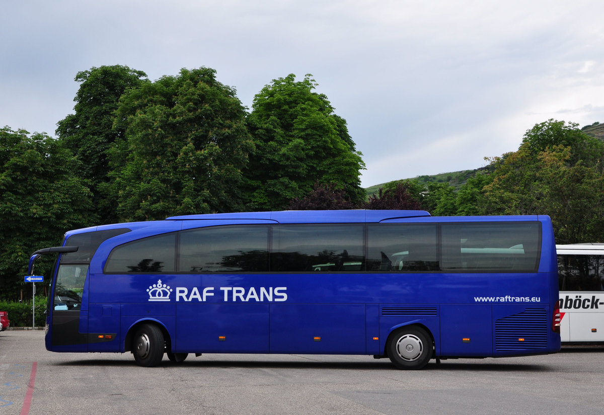 Mercedes Travego von W�rlitz Reisen aus der BRD in Krems gesehen.