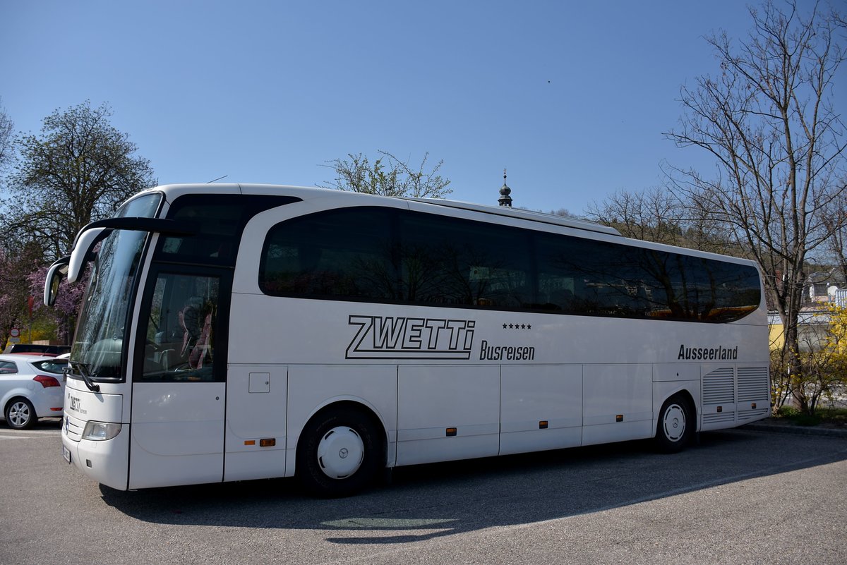 Mercedes Travego von ZWETTI Busreisen aus �sterreich in Krems.