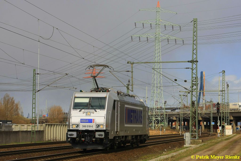 Metrans 386 018 Lz am 01.04.2015 in Hamburg-Waltershof/Dradenau/Abspannwerk