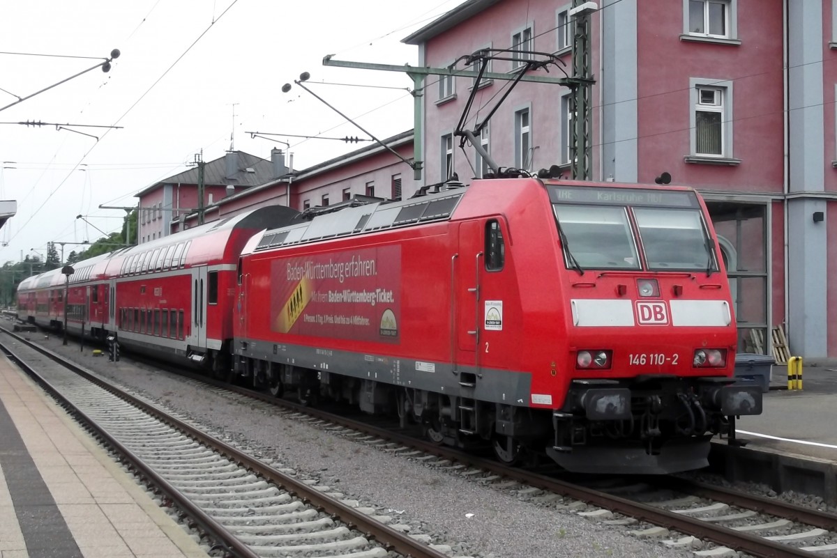 Mit der 2.Werbungscampagne des Baden-W�rttemberg-Tickets steht 146 110 am 4 Juni 2014 in Singen (Hohentwiel).