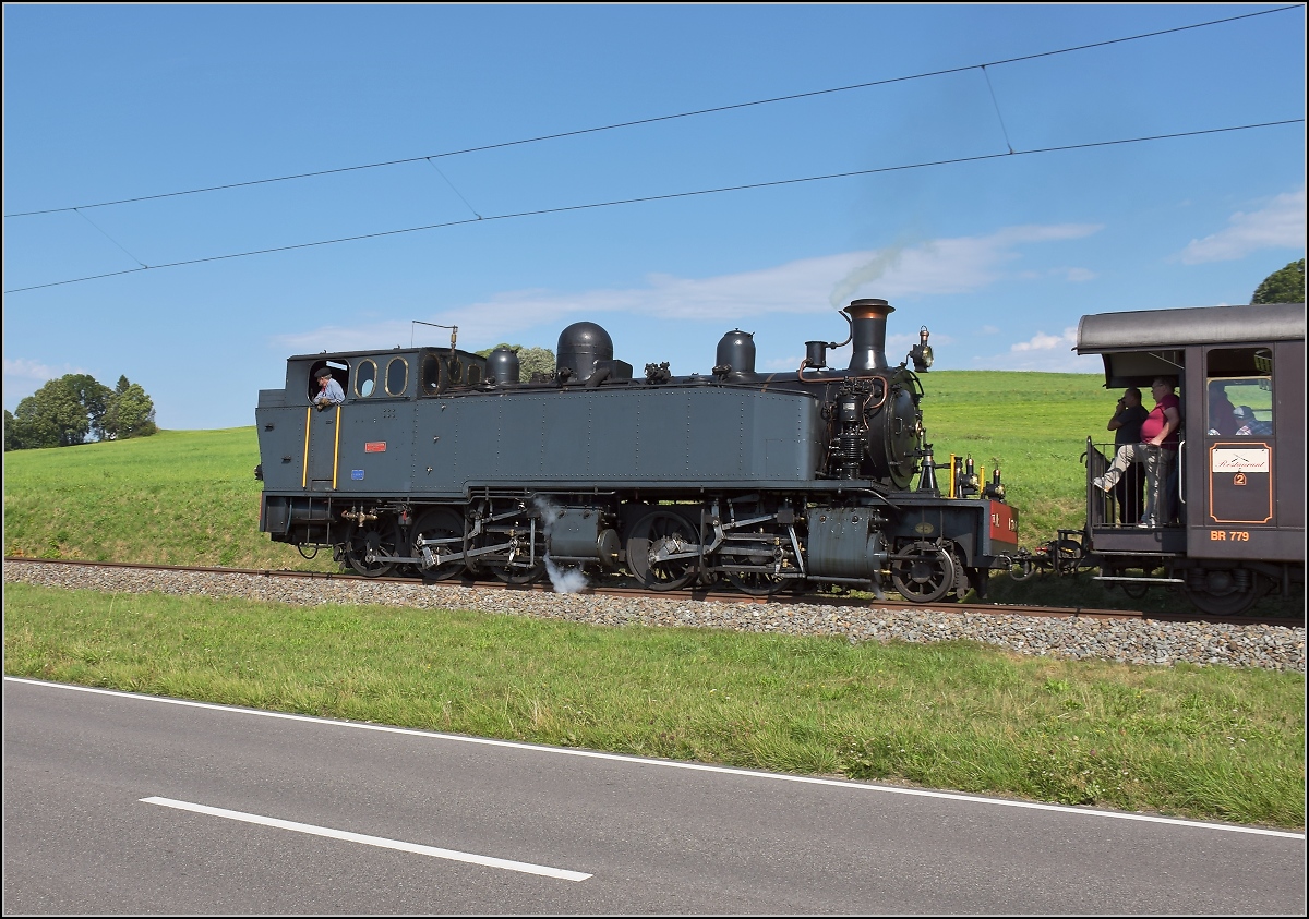 Mit der E 206 nach Tavannes. La Traction Sonderzug bei Muriaux. August 2019.