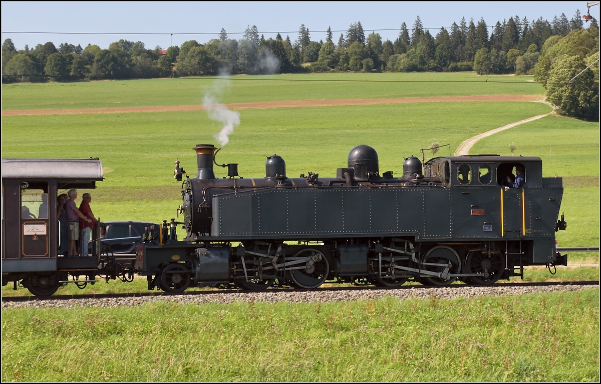 Mit der E 206 nach Tavannes. La Traction Sonderzug bei Le Noirmont. August 2019.