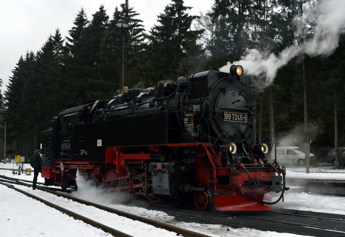 Mit meiner neuen Kamera der Nikon D 3200 ging es am 6.1.2015 in den Harz.99 7245-6 musste nach ihrer Ankunft in Drei-Annen-Hohne Wasserfassen.