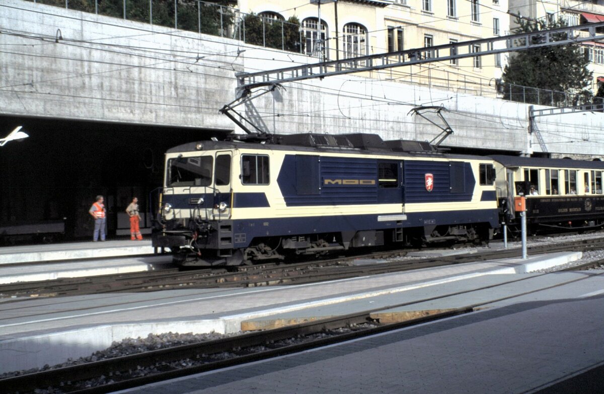 MOB GDe 4/4 Nr.6002 mit Schokoladen-Express in Montreux am 25.08.1999.