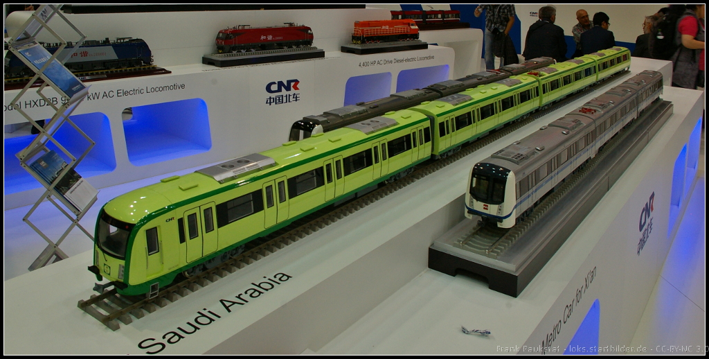 Model of CNR Metro Car for Saudi Arabia and Xi'an (right).

2004 wurde ein Vertrag über 17 Metro-Züge für das Metronetz in Mekkah abgeschlossen. Es handelt sich über 12-Wagen-Züge mit einer Länge von 276.8 m und 3.1 m Breite. Betrieben werden die Züge mit 1.5 kV DC. 

Website (english): http://en.chinacnr.com/394-973-10633.aspx
Website (english): http://en.chinacnr.com/394-973-10608.aspx

