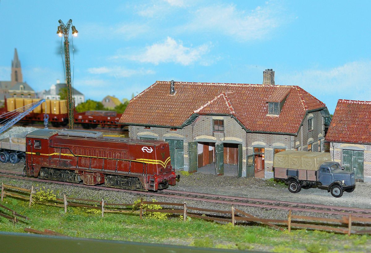 Modellbahn Masstab H0  De Kempen  Epoche 3.  Nederlandse Modelspoordagen, Rijswijk, Niederlande 11-01-2014.

Modelspoorbaan van modelspoorgroep Valkenswaard in schaal H0  De Kempen  tijdperk 3.  Nederlandse Modelspoordagen, Rijswijk 11-01-2014.