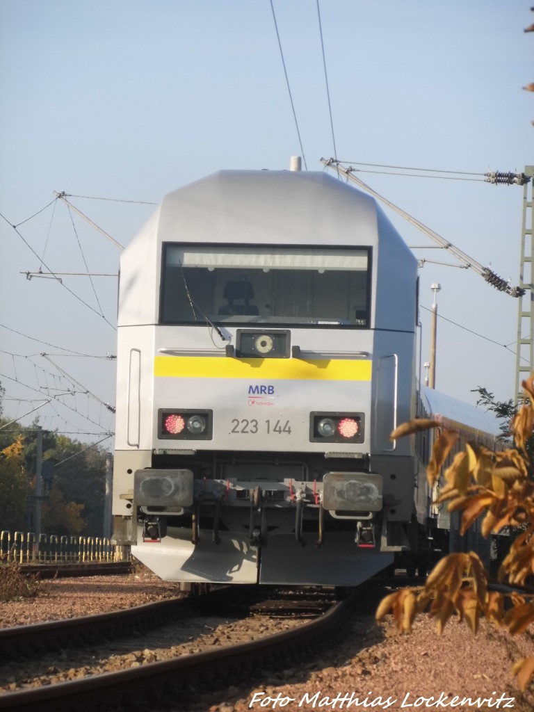 MRB 223 144 beim rauffahren auf das Gel�nde des SFW Delitzsch am 26.10.15