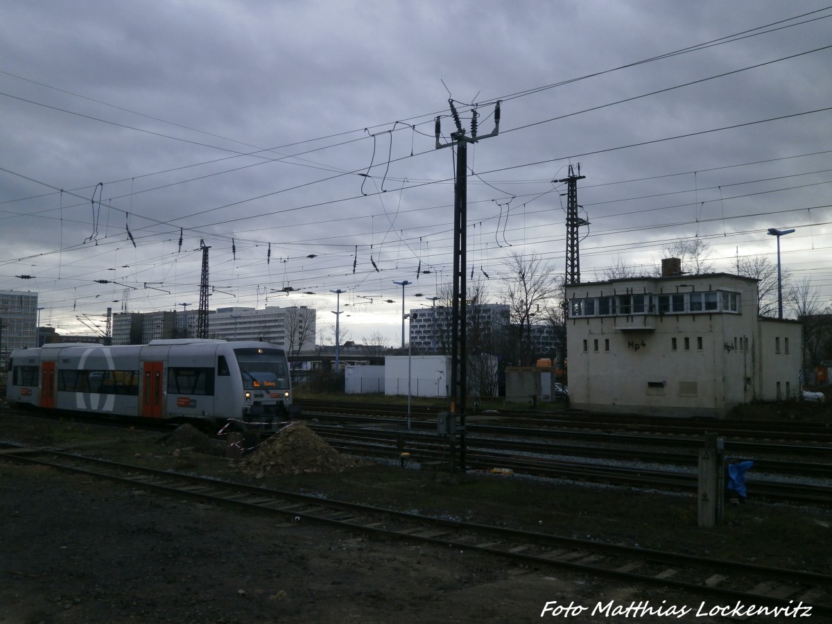 MRB VT 006 verl�sst als MRB 74778 mit ziel Eilenburg den Hallenser Hbf am 23.12.14