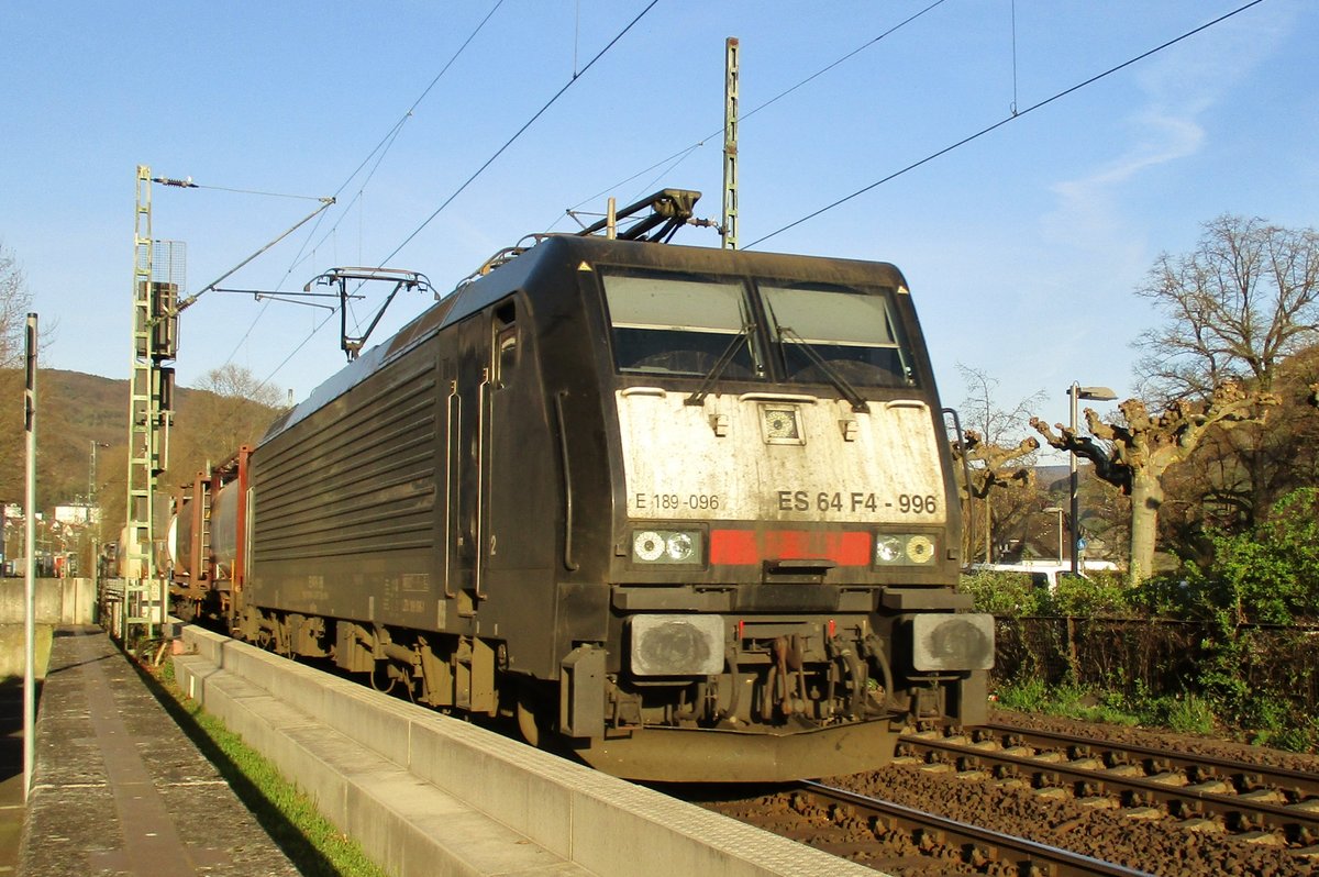 MRCE 189 096 durcheilt am 30 M�rz 2017 Bingen.
