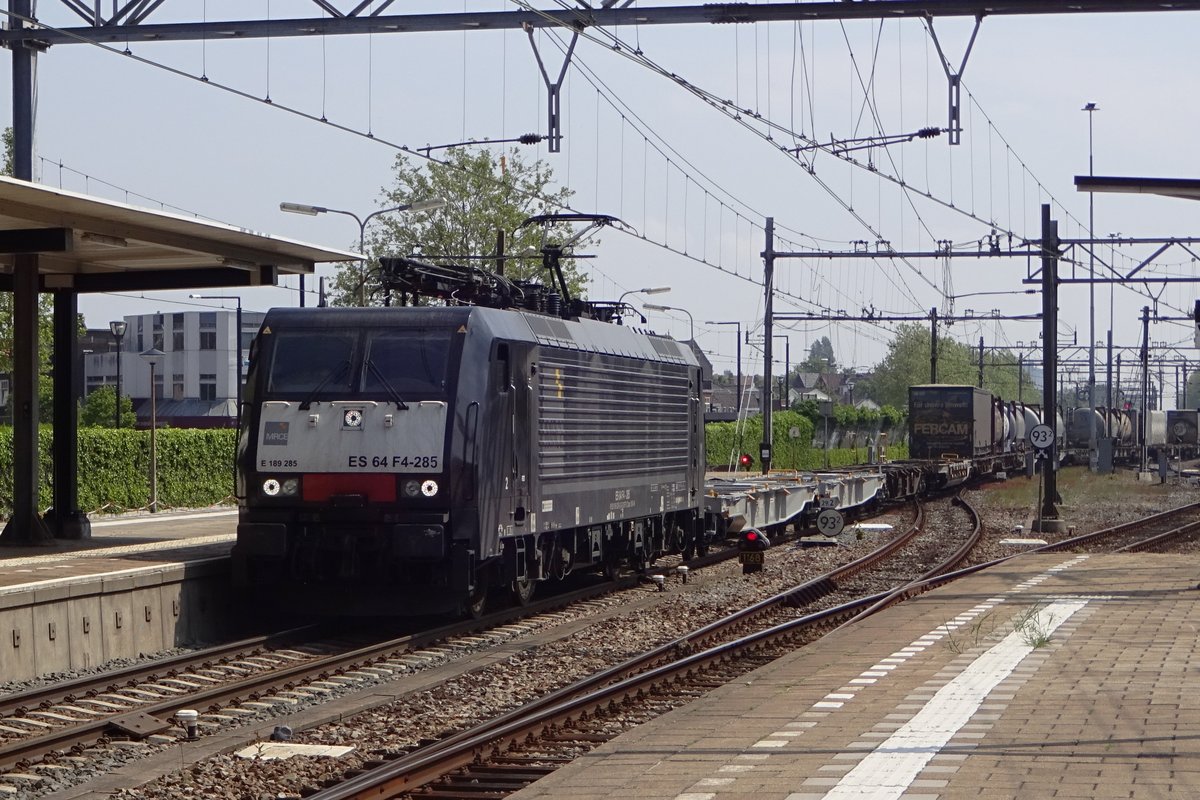 MRCE 189 285 schleppt ein KLV durch Dordrecht am 18 Mai 2019.