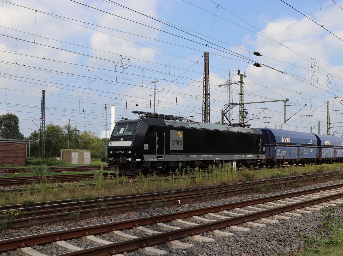 MRCE (Mitsui Rail Capital Europe) Lokomotive 185 557-6 Gterbahnhof Oberhausen West 02-09-2021.

MRCE (Mitsui Rail Capital Europe) locomotief 185 557-6 goederenstation Oberhausen West 02-09-2021.