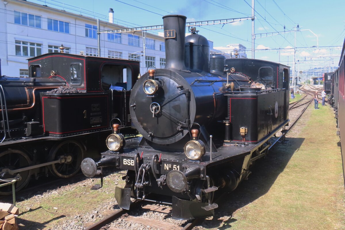 Nach Arbeit steht DBB-51 ins Bw von Konolfingen während  150 Jahre Emmentalbahn  am 18 Mai 2025.