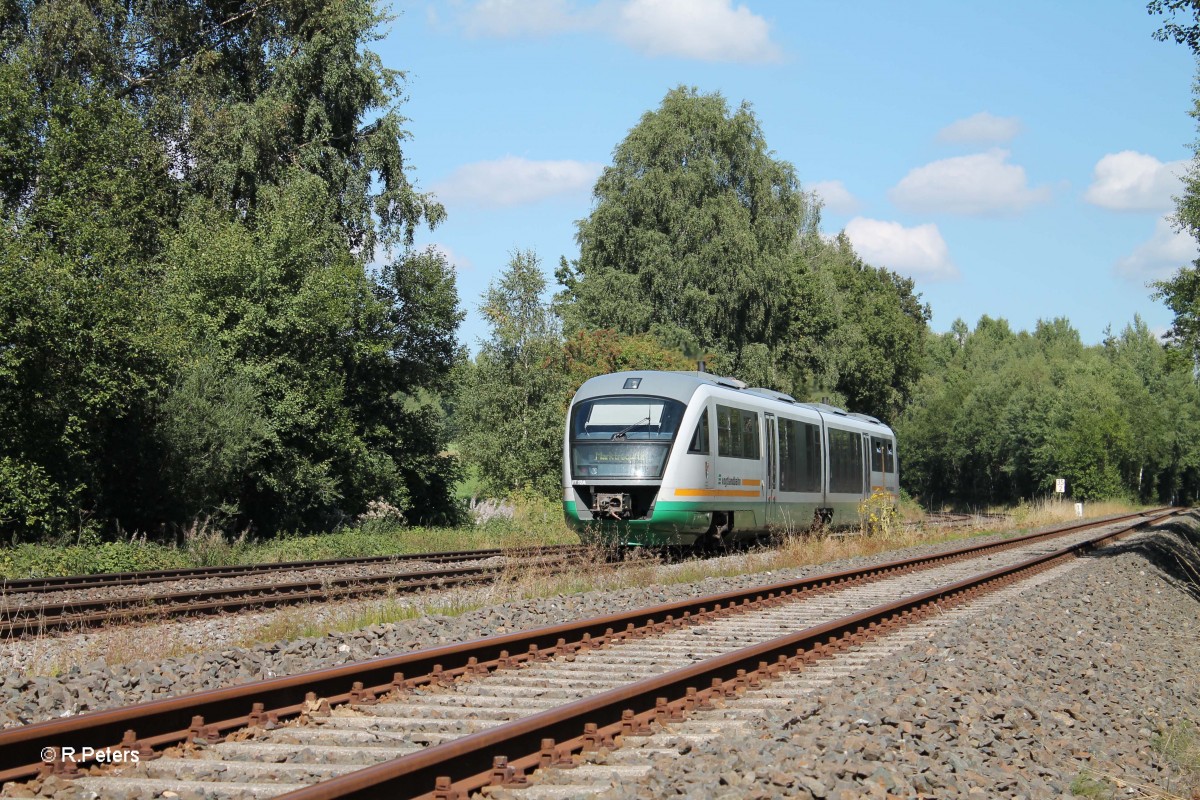 Nachschuss auf VT12 als VBG81118 Schwandorf - Marktredwitz bei Schnfeld. 05.09.13