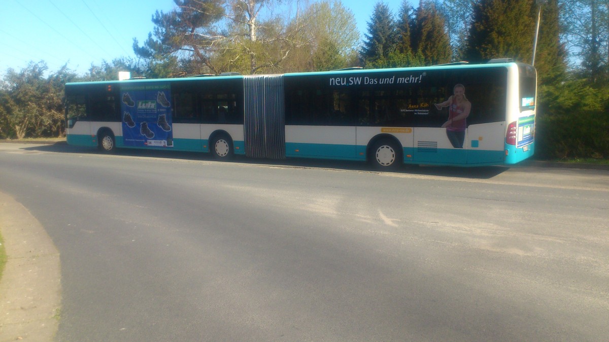 ....NB SW 584 und dann noch der Citaro G in seiner ganzen lnge 
....und der Sportlerin Anna Rh des SCN 